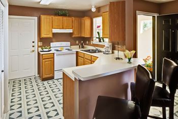 Open kitchen with breakfast bar